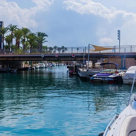 Diana Port Villa